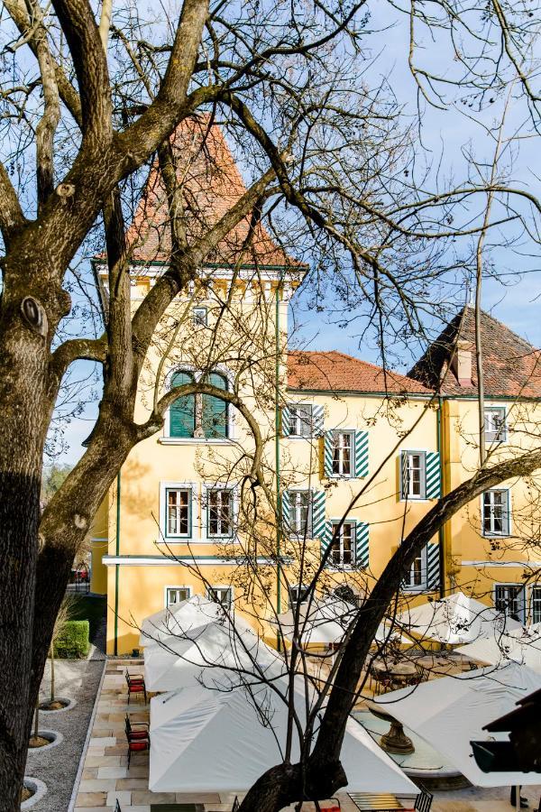 Quartier zum Schloss Ehrenhausen Exterior foto